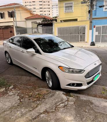 FORD FUSION 2.0 TITANIUM 16V HÍBRIDO 4P AUTOMÁTICO FORD FUSION 2.0 TITANIUM 16V HÍBRIDO 4P AUTOMÁTICO